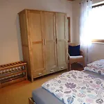 Loeber Apartman *